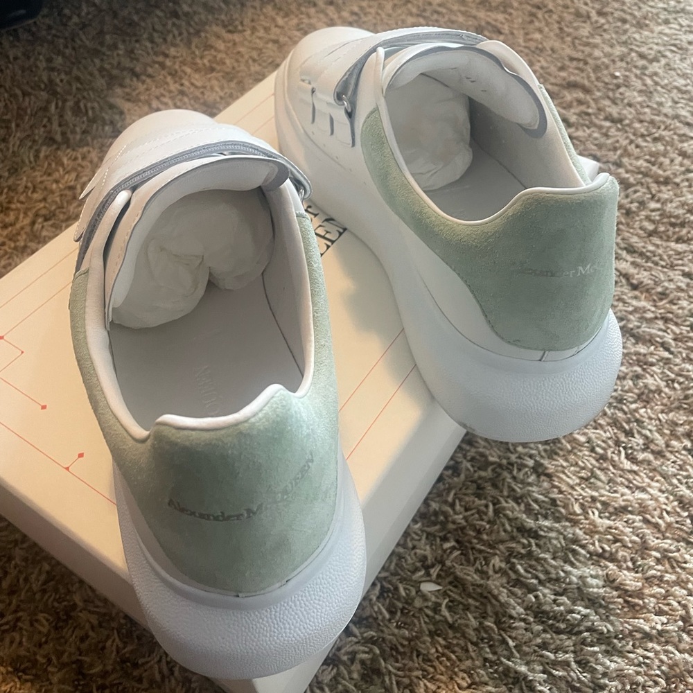 Alexander McQueen Sneakers - Picture 5 of 6